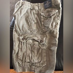 American Eagle Men’s Cargo Shorts 33waist NWT